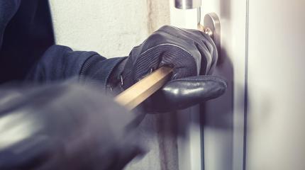 Brytskydd dörr | Larmvalet Brytskydd kan motverka att någon bryter upp din dörr