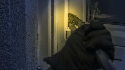 Fönsterlås | Larmvalet Inbrottsskydd för fönster och dörrar – så skyddar du dina ingångar